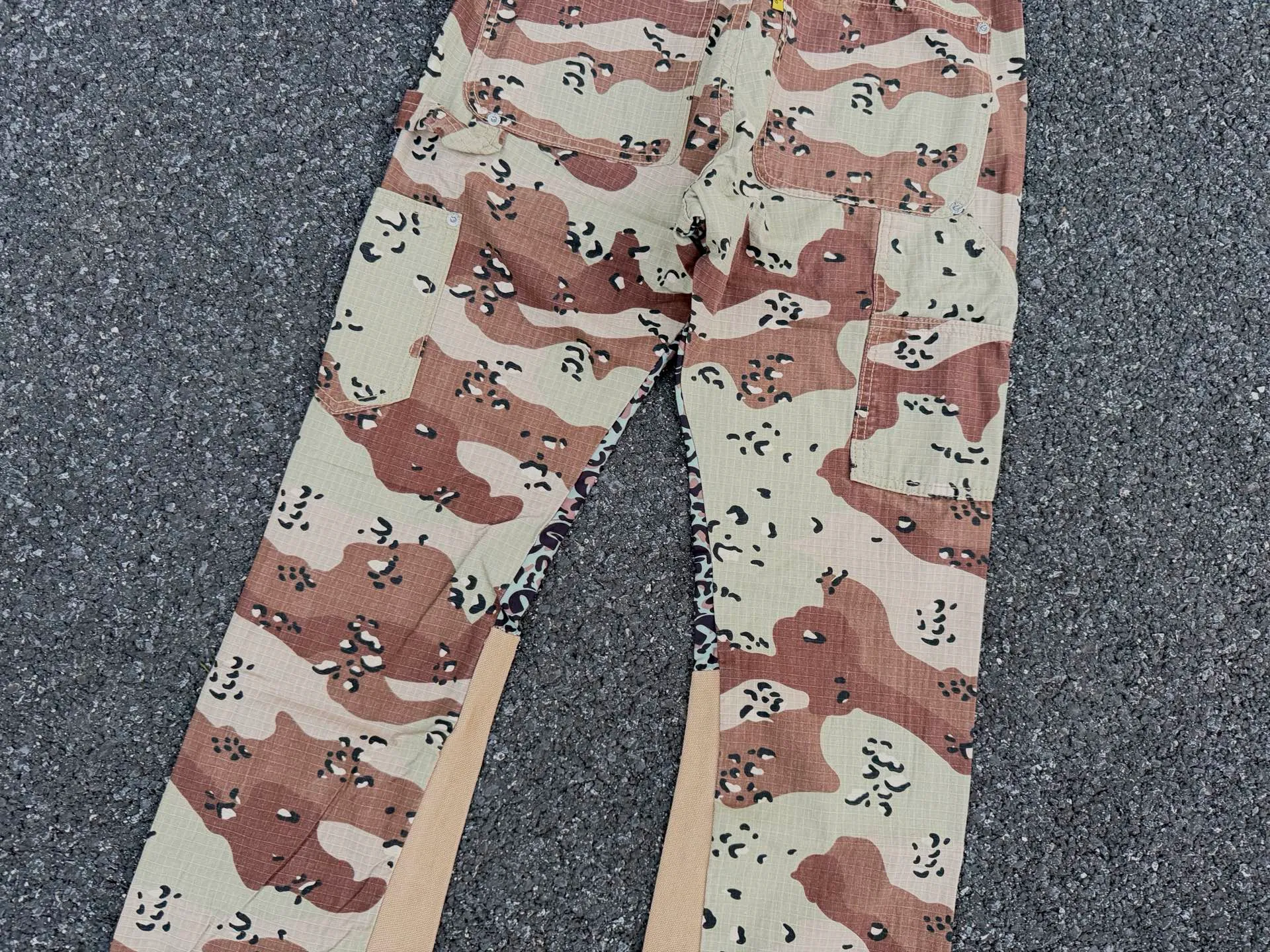 P250💰GA04 GALLERY DEPT. Desert camouflage spliced ​​overalls American high street loose multi-pocket micro-flare casual trousers Code number: 28 30 32 34 36